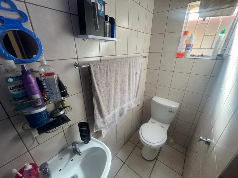 1 Bedroom Property for Sale in Rustenburg Central North West